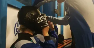 Niet te missen trend: virtual reality De redactie van DagjeWeg.NL ervoer hoe het is om te  skydiven in virtual reality bij Indoor Skydive Roosendaal . Foto: DagjeWeg.NL