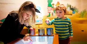 Vermaak je met interactieve spellen. Foto: Kinderboekenmuseum © Eveline van Egdom