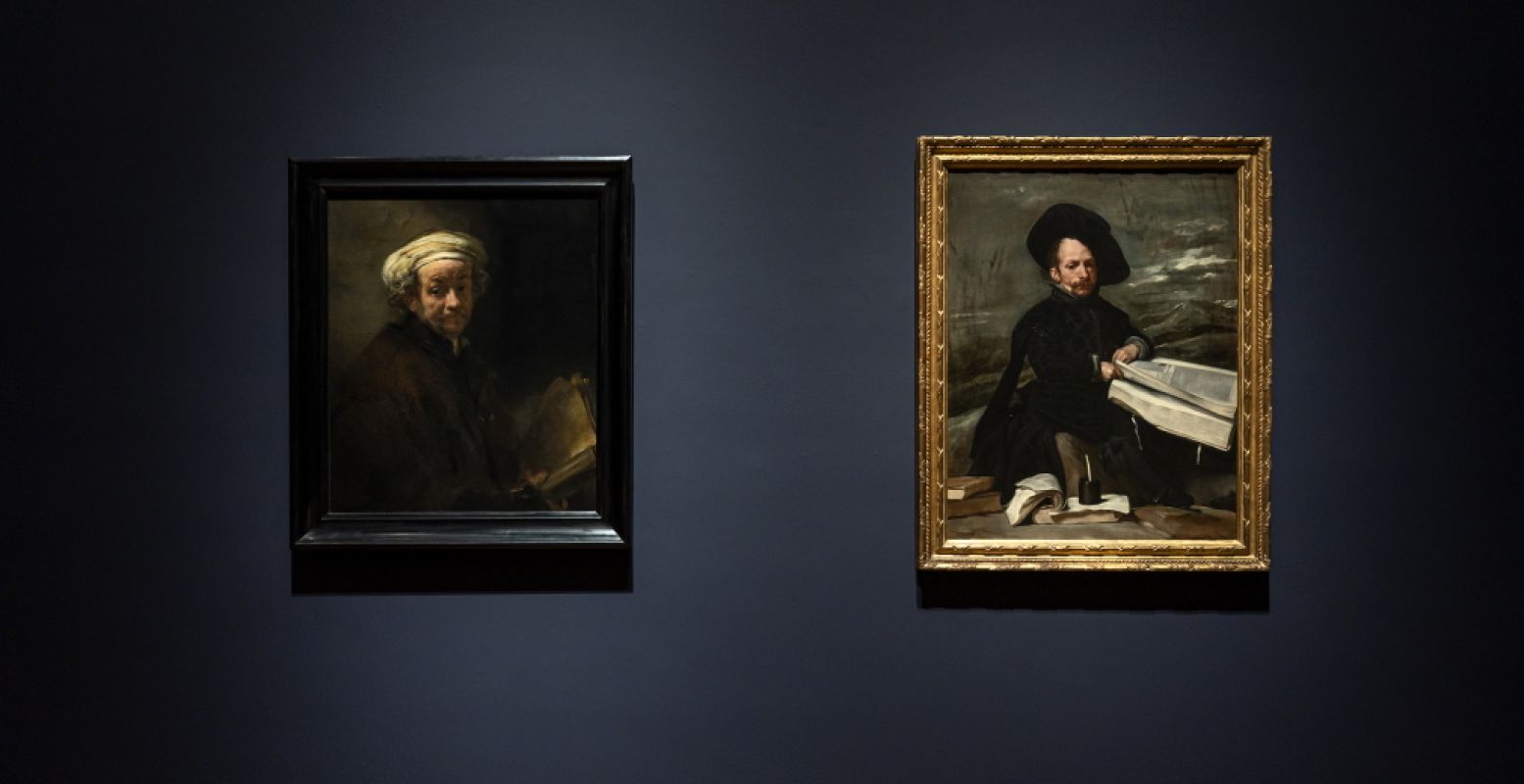 Zelfportret als de apostel Paulus, Rembrandt van Rijn, 1661. Rechts daarnaast The Jester Don Diego de Acedo, Diego VelÃ¡zquez, circa 1640. Te zien in tentoonstelling Rembrandt-VelÃ¡zquez. Foto: Rijksmuseum © Olivier Middendorp.