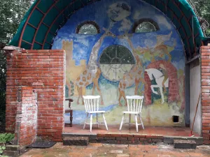 Het buitentheatertje. Foto: Poppentheater Drie in de kast