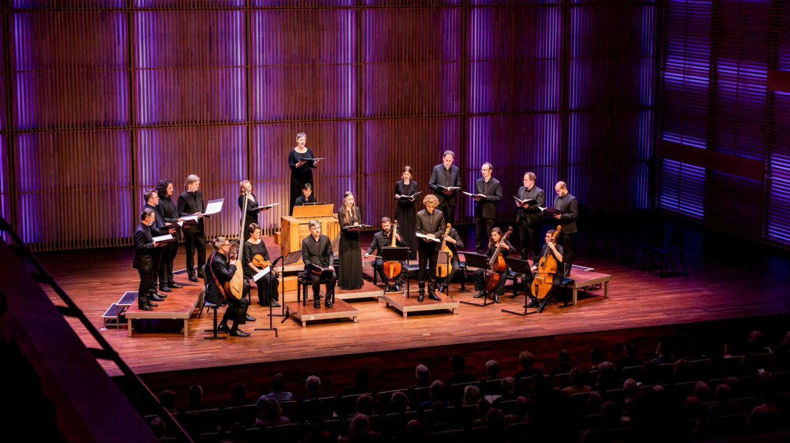 Vox Luminis brengt een bevlogen uitvoering van een aantal van Händels mooiste koorwerken. Foto: © Muziekgebouw aan 't IJ