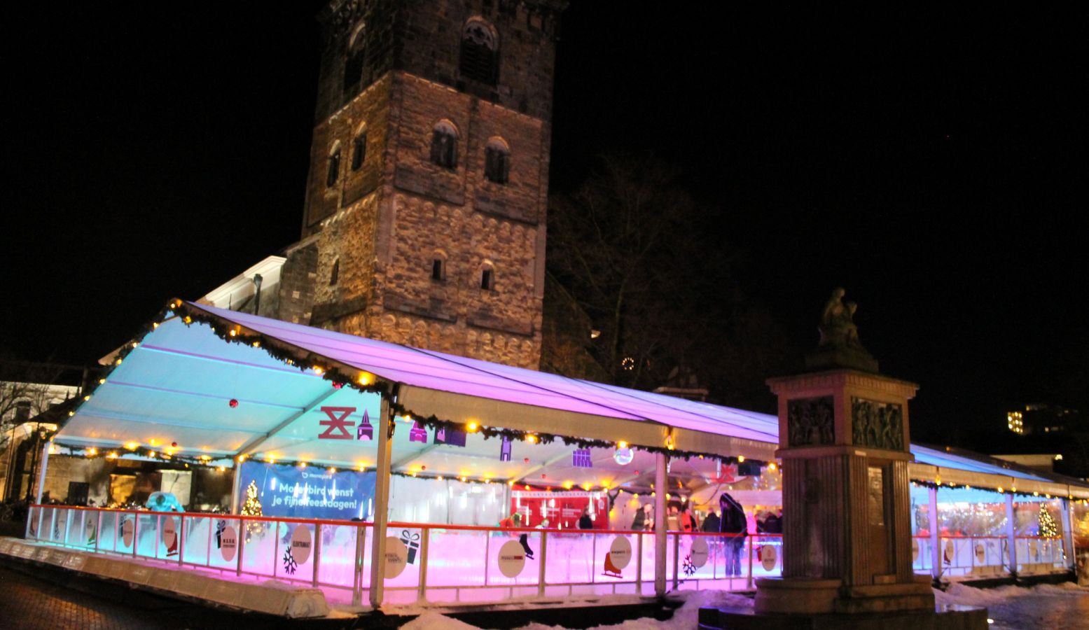 Niet te missen tijdens Winters Enschede: de grote schaatsbaan. Foto: Enschede Promotie © Jill Bornebroek