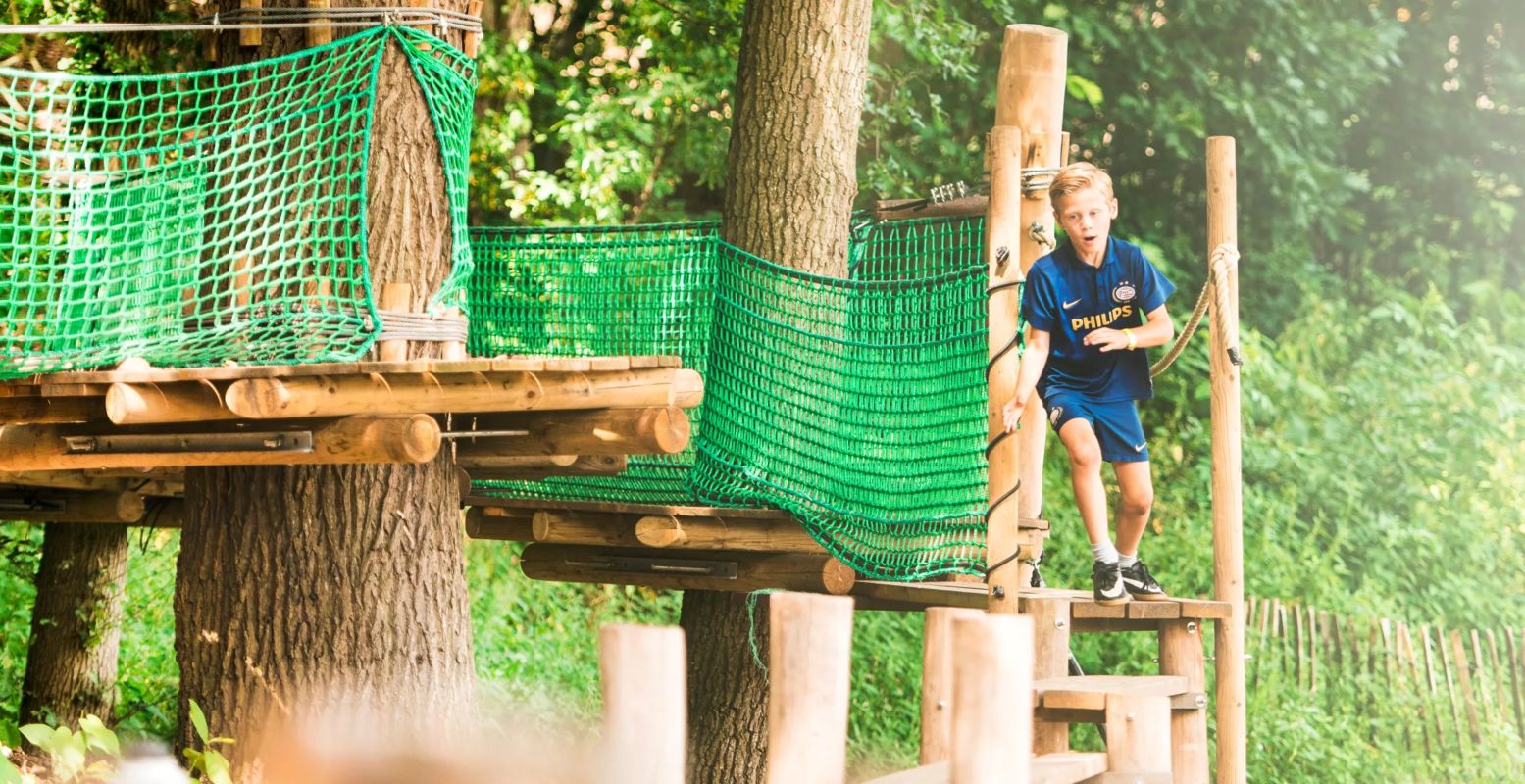 Na al het spelen, klimmen en springen eet je bij Duinoord met gemak je buik rond dankzij het onbeperkte eten en drinken. Foto: Duinoord