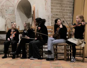 Een ánder kerstconcert foto: Rondom Magnus. Swing Strings in de Magnuskerk.