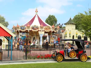 Maak een nostalgisch rondje in de carrousel! Foto: Sprookjeswonderland