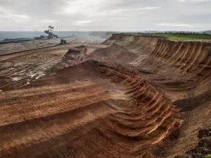 Design voor de planeet Fotobeschrijving: Coal-Mine-1-North-Rhine-Westphalia-Germany-2015. Foto: (c) Design Museum Den Bosch