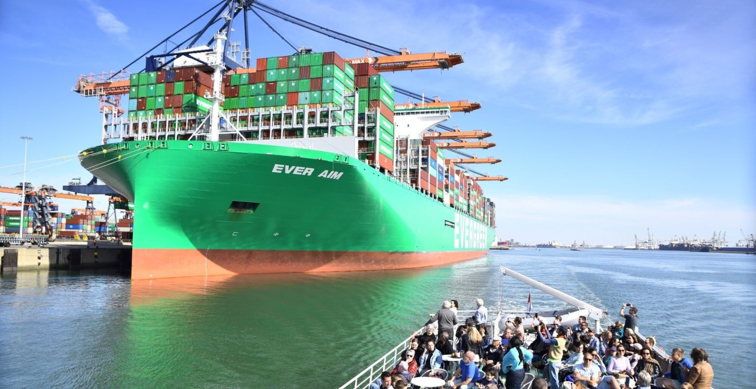 Ga op een verkenningstocht door de haven met een veerboot of de bus. Foto: Portlantis © Danny Cornelissen