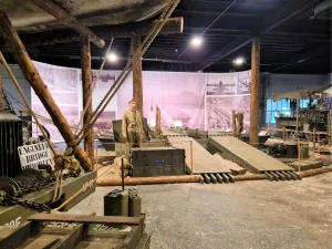 Oorlogsmuseum Medemblik Stap in de schoenen van een militair. Foto: Oorlogsmuseum Medemblik