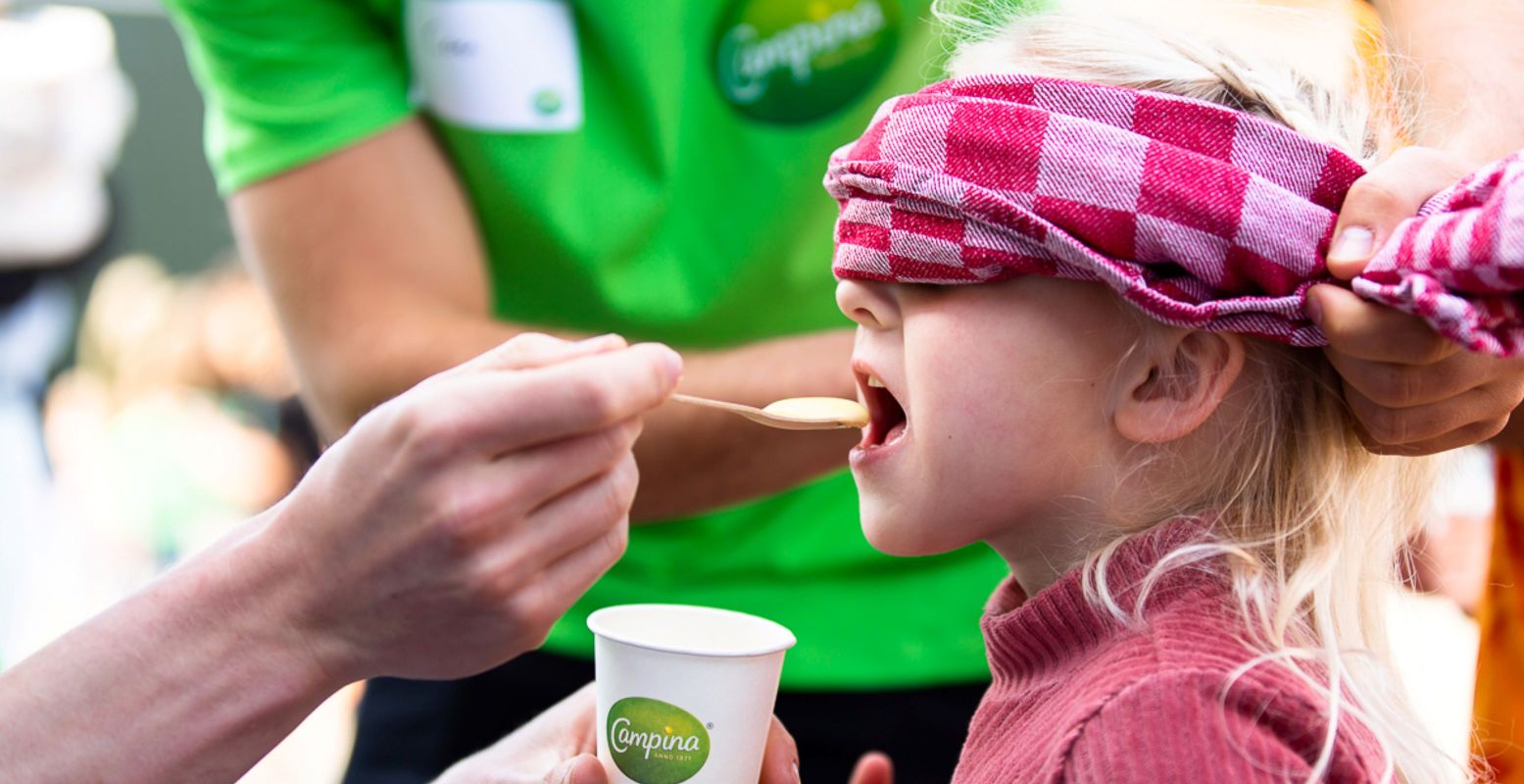 Leer zuivelproducten nóg beter kennen door een blinde proeverij tijdens de Open Boerderijdagen! Foto: © Campina