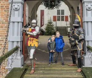 Ridders in het kasteel Foto geüpload door gebruiker Geldersch Landschap en Kasteelen