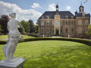 Tentoonstelling Schattig en Kattig De tuin van Kasteel Ruurlo. Foto: Michael van Oosten