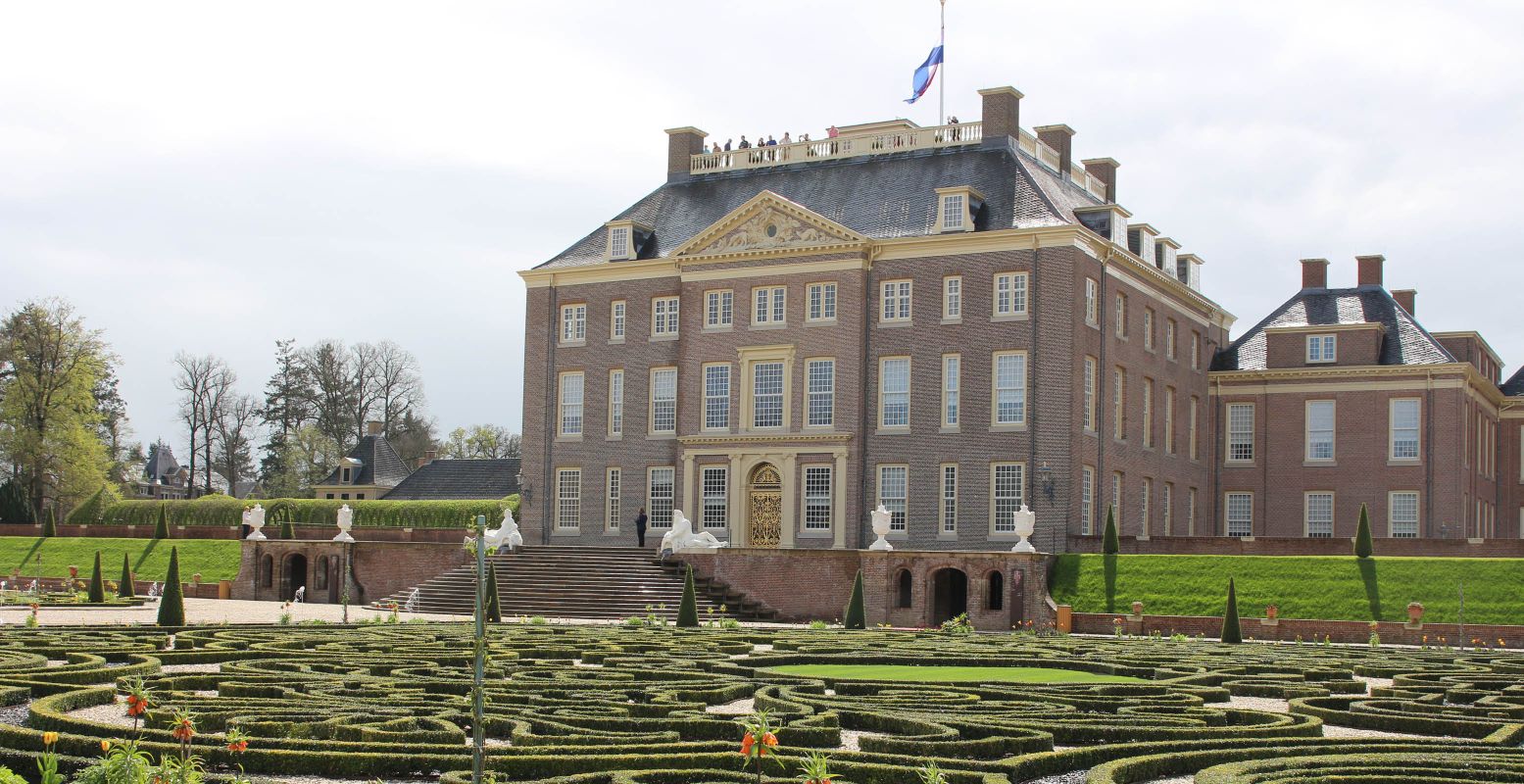 Verdwaal in het grootse paleis met de prachtige tuinen. Foto: Redactie DagjeWeg.NL