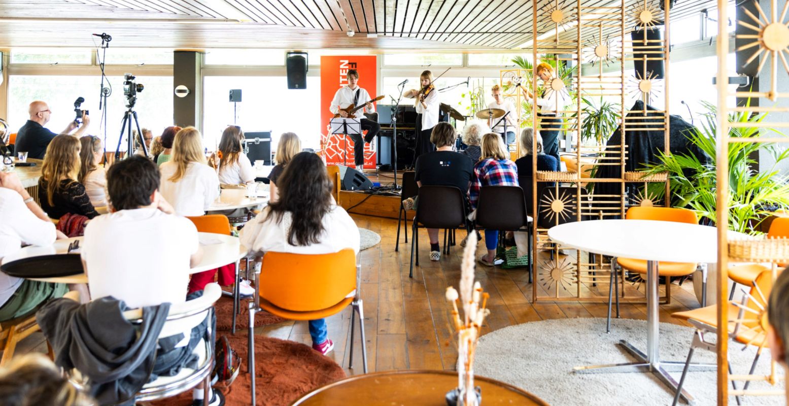 Verspreid over de stad geven de muzikanten optredens binnen het thema 'metamorfose'. Foto: Grachtenfestival Amsterdam © Rob van Dam