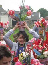 1e Paasdag Tulpen plukken op Pluktuin Amstelveen tulpenvaas. Foto: Anne-Marie Fontijn