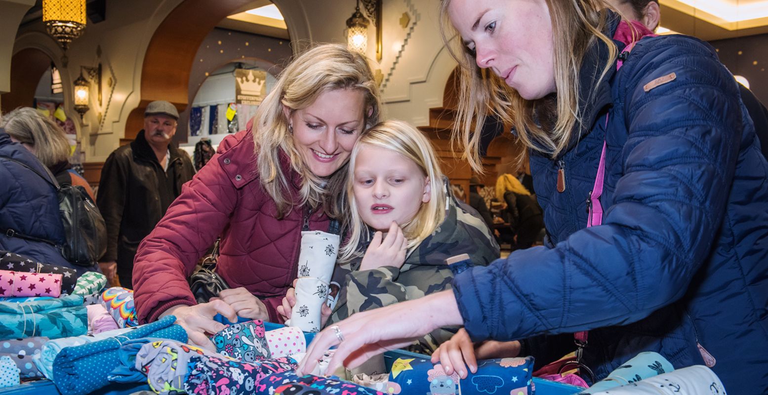 Doe inspiratie op en vind cadeaus uit alle windstreken in de meer dan duizend exotische kramen en shops. Foto: De Bazaar Beverwijk