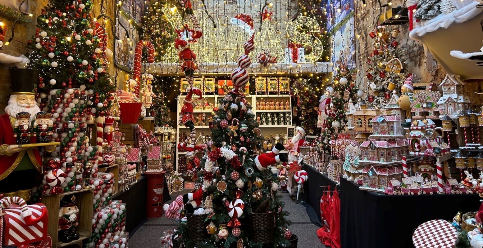 Kom heerlijk kerstshoppen in de gigantische Christmas Village in Scheveningen. Foto: Stichting Royal Christmas Fair