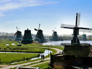 Een prachtig gezicht: de molens van de Zaanse Schans. Foto: Stichting de Zaanse Schans