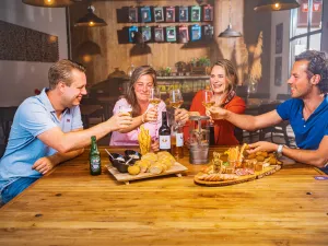 Combineer je uitje met een borrel of high tea! Foto: Fabriek Woerden