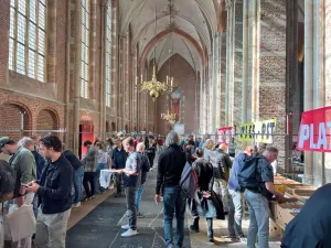 Scoor bijzondere LP's in een prachtige middeleeuwse kerk. Foto: Variaworld