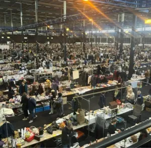 1e Mega Snuffelmarkt & Pokémonbeurs in Gorinchem Fotograaf: Organisatieburo J. & E. van Aerle bv