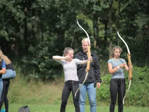 Een actief dagje uit met de hele groep. Foto: Klimbos Overijssel