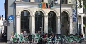9 hotspots voor foodies in Deventer Hip en happening: restaurant De Hip aan Brink. Foto: Redactie DagjeWeg.NL