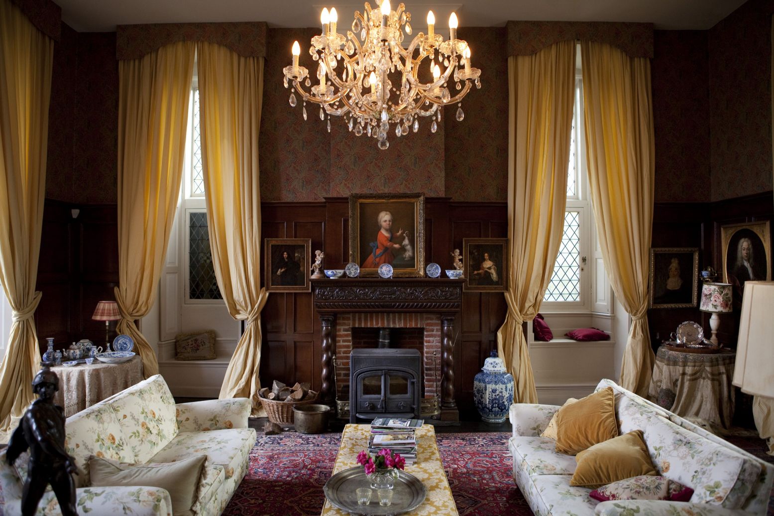 De gele woonkamer, een van de authentiek ingerichte kamers in Kasteel Vorden. Foto: Kasteel Vorden @ Leonard Fäustle