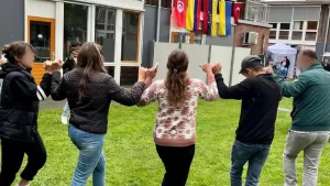 Open Dag - AZC Rijsbergen Samen dansen op wereldmuziek. Foto: COA