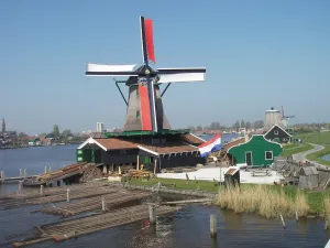 Combineer een bezoek aan het museum met een bezoek aan de molens. Foto: Vereniging De Zaansche Molen