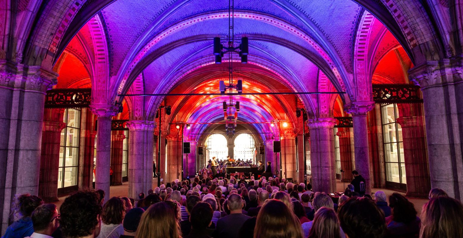 Niet alleen ontdek je jonge, talentvolle muzikanten, ook beland je soms op plekken in de stad waar je niet zomaar komt. Foto: Grachtenfestival Amsterdam © Melle Meivogel