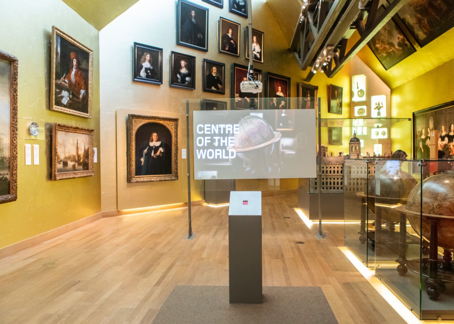 Panorama Amsterdam vertelt de geschiedenis van onze hoofdstad via prachtige topstukken uit de uitgebreide collectie van het museum. Foto: Joel Frijhoff