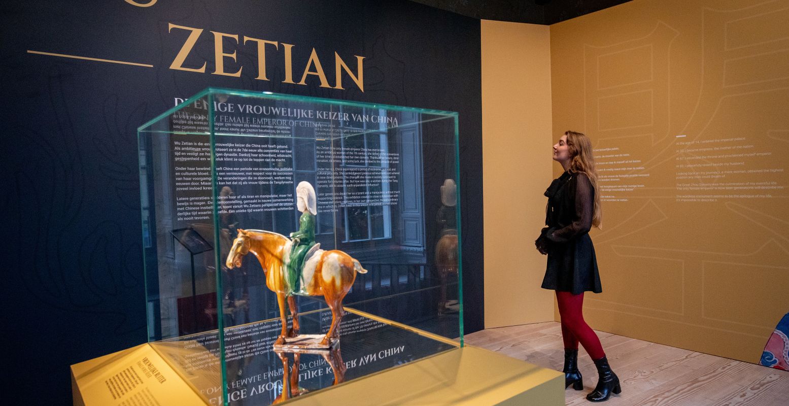 Keramiekmuseum Princessehof presenteert een Europese primeur met Wu Zetian: de enige vrouwelijke keizer van China, te zien van 26 oktober 2024 tot en met 25 mei 2025. Foto: Ruben van Vliet