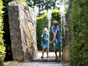 Drielandenpunt Vaals Ga op speurtocht door het grootste doolhof van Europa! Foto: Labyrint Drielandenpunt