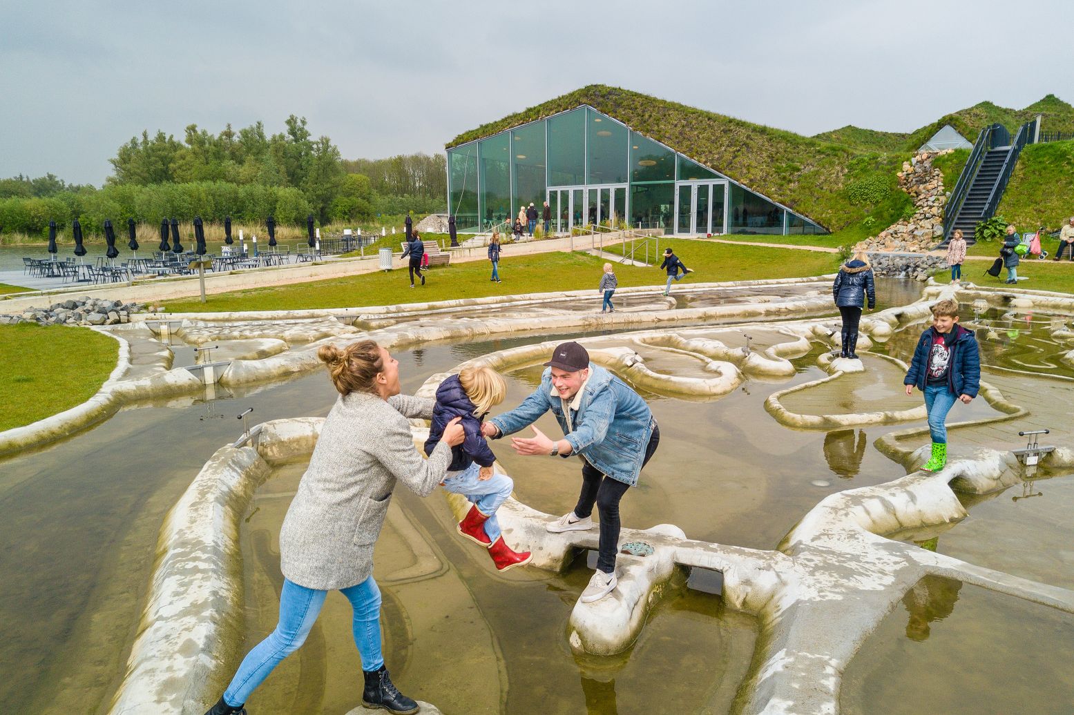 De Biesbosch in beton: zet sluisjes open en krijg geen natte voeten als het koud is. Foto: Archief Biesbosch MuseumEiland