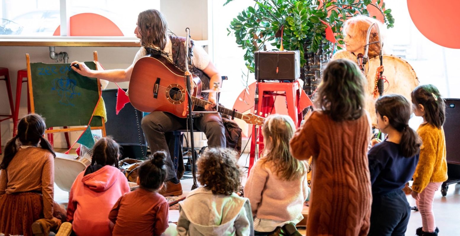 KrokusKabaal heeft heel veel verschillende interactieve voorstellingen en workshops. Foto: De Schaapjesfabriek