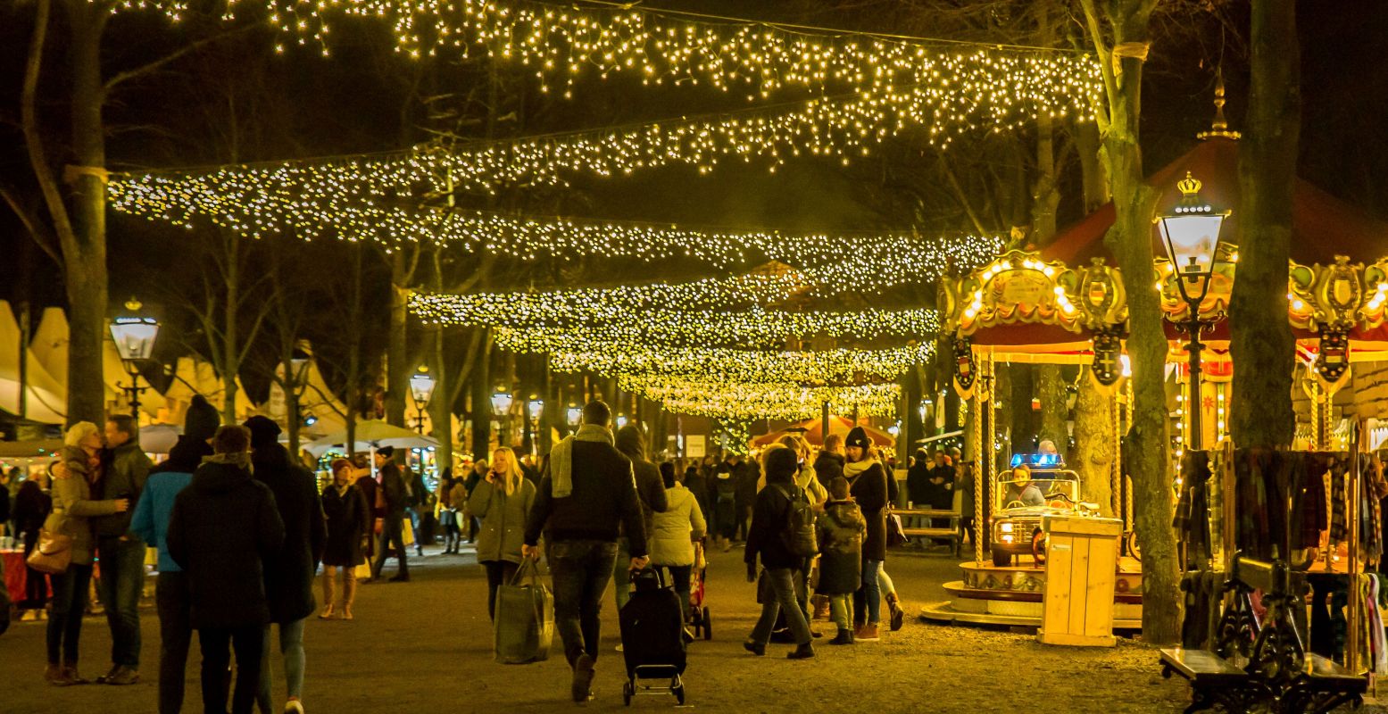 Laat je betoveren door de vele lichtjes in Den Haag, dé Royal Winterstad van Nederland. Foto: Haagse schatten © Royal Christmas Fair