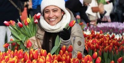 Kom gratis een kleurrijk bosje tulpen plukken op het Museumplein dit weekend! Foto: Tulpen Promotie Nederland.