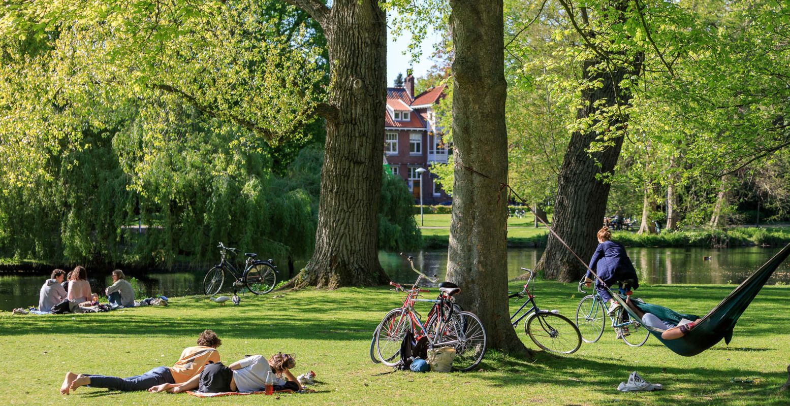 Het Wilhelminapark in Utrecht is de ultieme plek om te ontspannen. Foto: Ruben Drenth, Utrecht Marketing