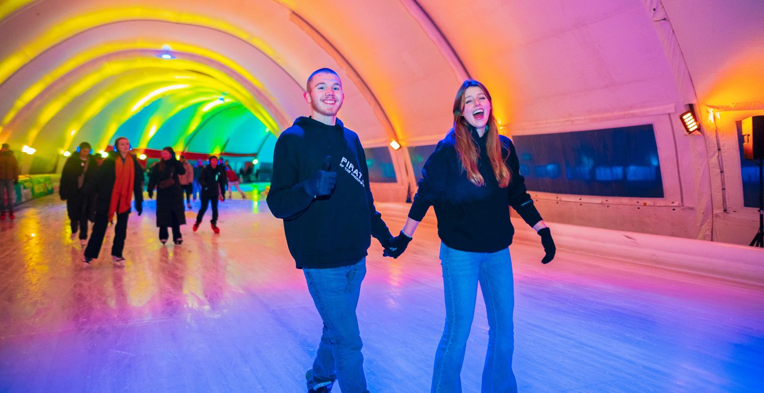 Romantiek op het ijs. Foto: Schaatsbaan Rotterdam