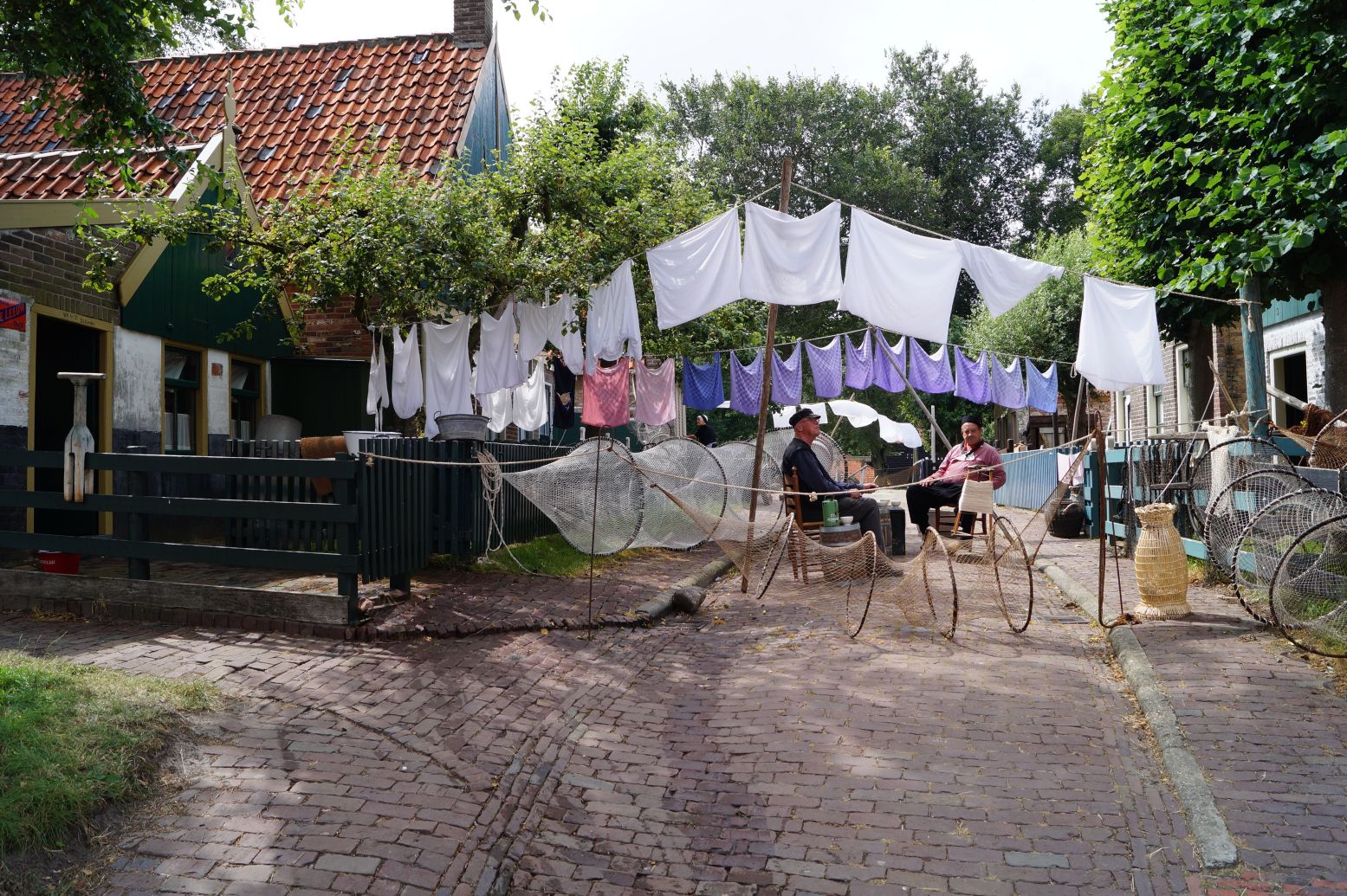 In de mooie oude stadjes van de Kop van Noord-Holland is van alles te zien én te doen. Zoals een bezoekje aan het Zuiderzeemuseum in Enkhuizen. Foto: DagjeWeg.NL © Grytse Anna Pietersma