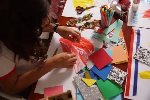 Kinderworkshop maskers maken Een van de eerdere workshops. foto verwey museum haarlem