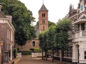 Rondleiding door Dorp en Kerk Oud Velsen Foto: Jan Borst