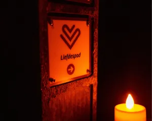 Fotobeschrijving: Liefdespad Lichtjeswandeling. Foto: (c) Stichting Liefdespad.