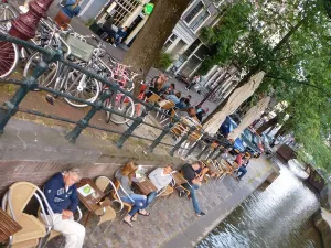 Ontdek de gezelligste plekken in Amsterdam. Foto: Qula Amsterdam