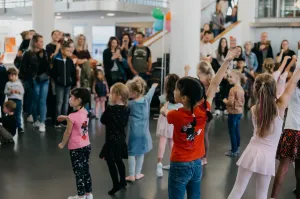 Fotobeschrijving: SCHUNCK-Kindermuziekweek Foto: Dani Silvia.