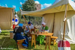 Beleef Teylingen Handel en Ambacht Middeleeuws kampement. Foto: Anne Moss