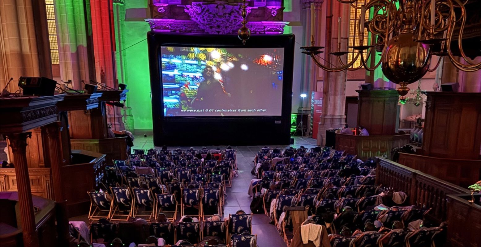 Bekijk een film in de prachtige Nieuwe Kerk in Amsterdam. Foto: Lukas Nelissen