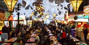 Shop in kerstsfeer op De Bazaar De Bazaar is helemaal omgetoverd tot een waar kerstwalhalla. Foto: De Bazaar