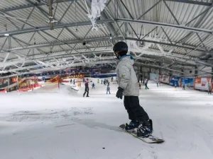 Snowboarden of skiën? Het kan allebei. Foto: De Uithof Den Haag