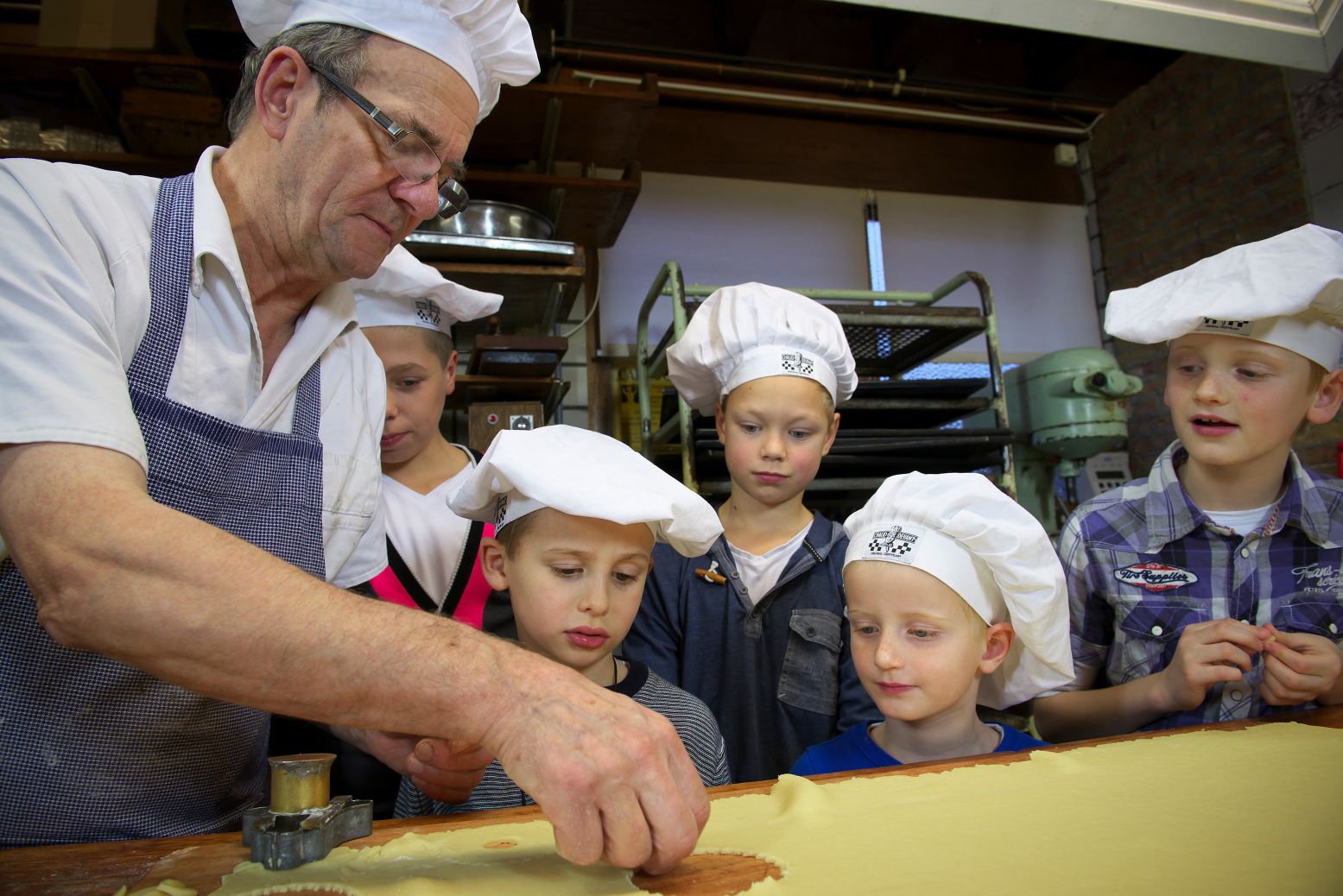 Koekjes bakken en versieren in Bakkerijmuseum De Oude Bakkerij. Foto: Bakkerijmuseum De Oude Bakkerij